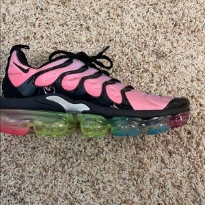 Vapormax plus shoes